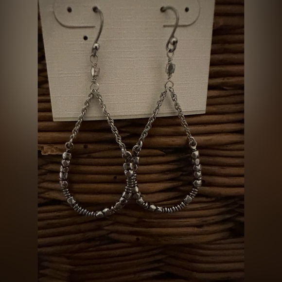 Lucky Brand dangling earrings - Picture 1 of 3